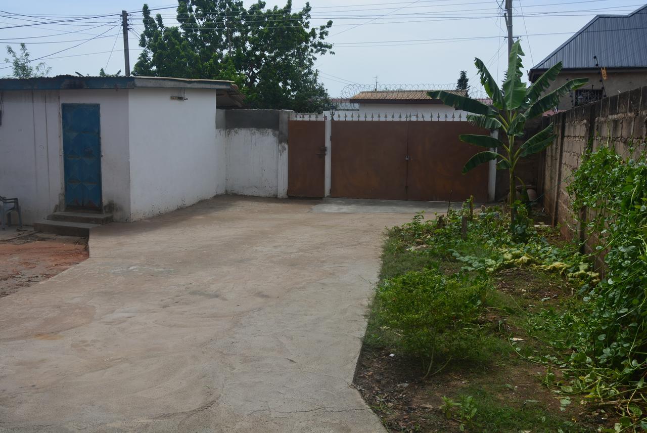 The Accra Backpackers Hostel Exterior photo